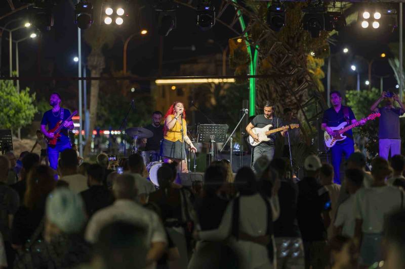 Mersin’de yaz akşamları konserlerle şenleniyor